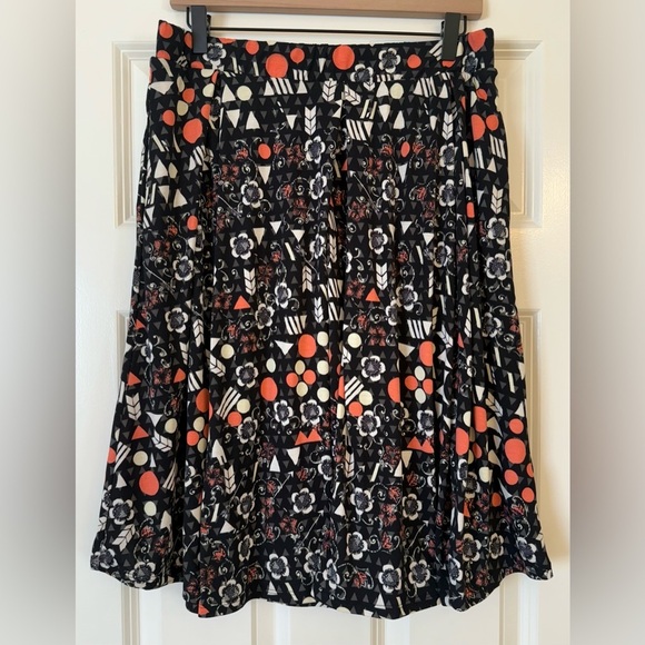 LuLaRoe Madison Skirt with Pockets Size Large - Picture 2 of 5